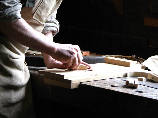 Ofrecemos un servicio de <strong>carpintería  de madera y ebanistería en Galilea</strong> adaptado a las necesidades del <strong>cliente</strong>.